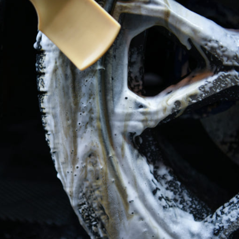 LUMINUS Blaze Direct, Wheel/Tire Cleaner, น้ำยาทำความสะอาดล้อและยาง 4L - รูปที่ 2