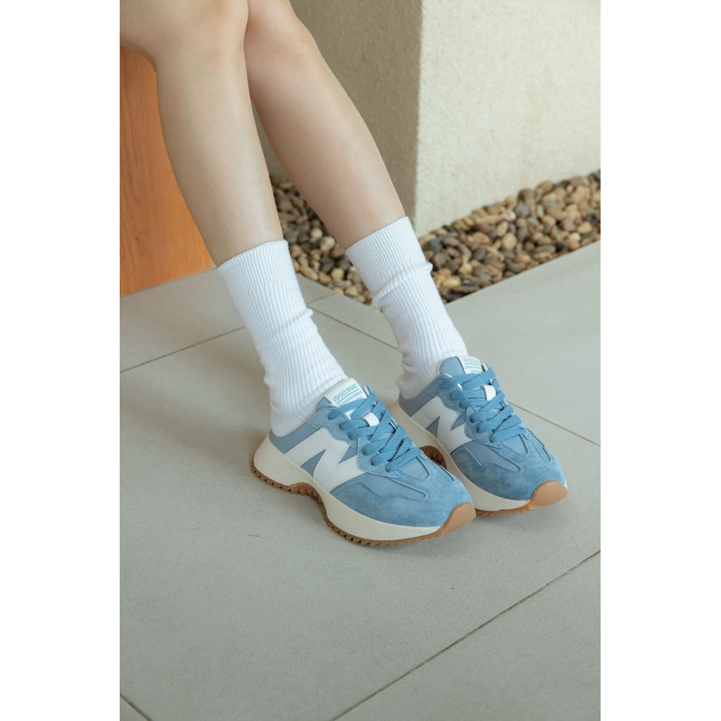 ส่งต่อ รองเท้าผ้าใบลำลอง ผู้หญิงsize 39 แบรนด์Vshoes