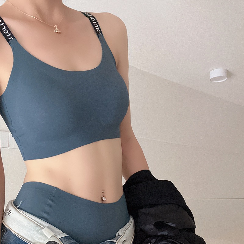ชุดชั้นใน ผ้าไร้ขอบ เสื้อชั้นใน + กางเกงใน ผ้านุ่ม ลื่นผิว