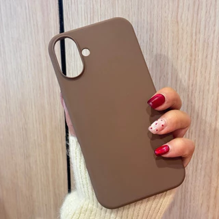 JH 💥รุ่นใหม่เคสไอโฟน16💥 Csaeกำมะยี่สีพื้นสีน้ำตาลใหม่ มีโลโก้ สำหรับรุ่น