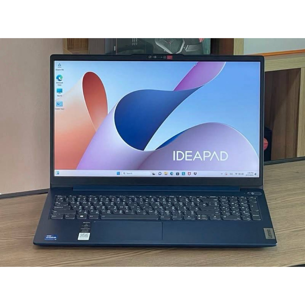 Lenovo IdeaPad Slim 3 15IRH10-83K100DCTA i5-13420H SSD512GB RAM16GB เครื่องใหม่ตัวโชว์อุปกรณ์ครบกล่อ