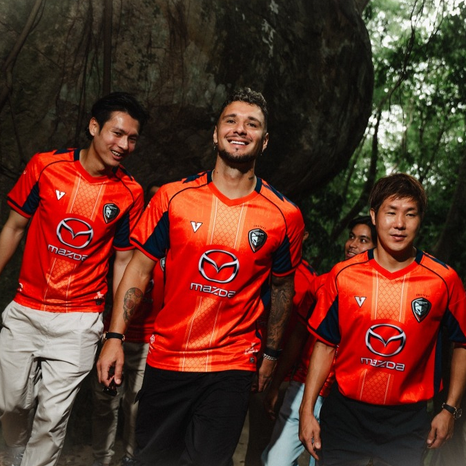 VOLT เสื้อฟุตบอล เหย้า เกรดนักเตะ โคราช สีส้ม 2025/26 SWATCAT HOME ORANGE เสื้อกีฬา