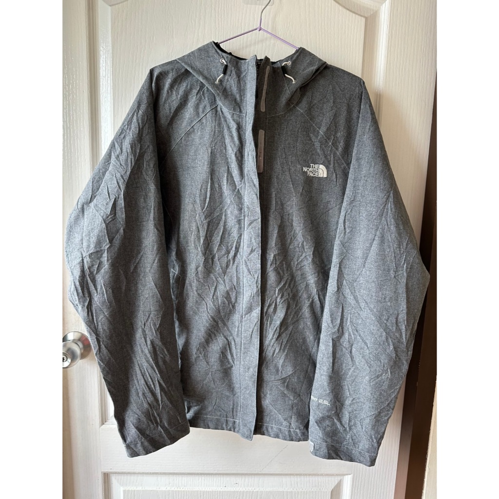 เสื้อ Thenorthface (TNF) มือสอง แท้100% Hyvent 2.5L ทรงนินจา อก 46 ยาว 28 มีตำหนิลอกคอตามรูป