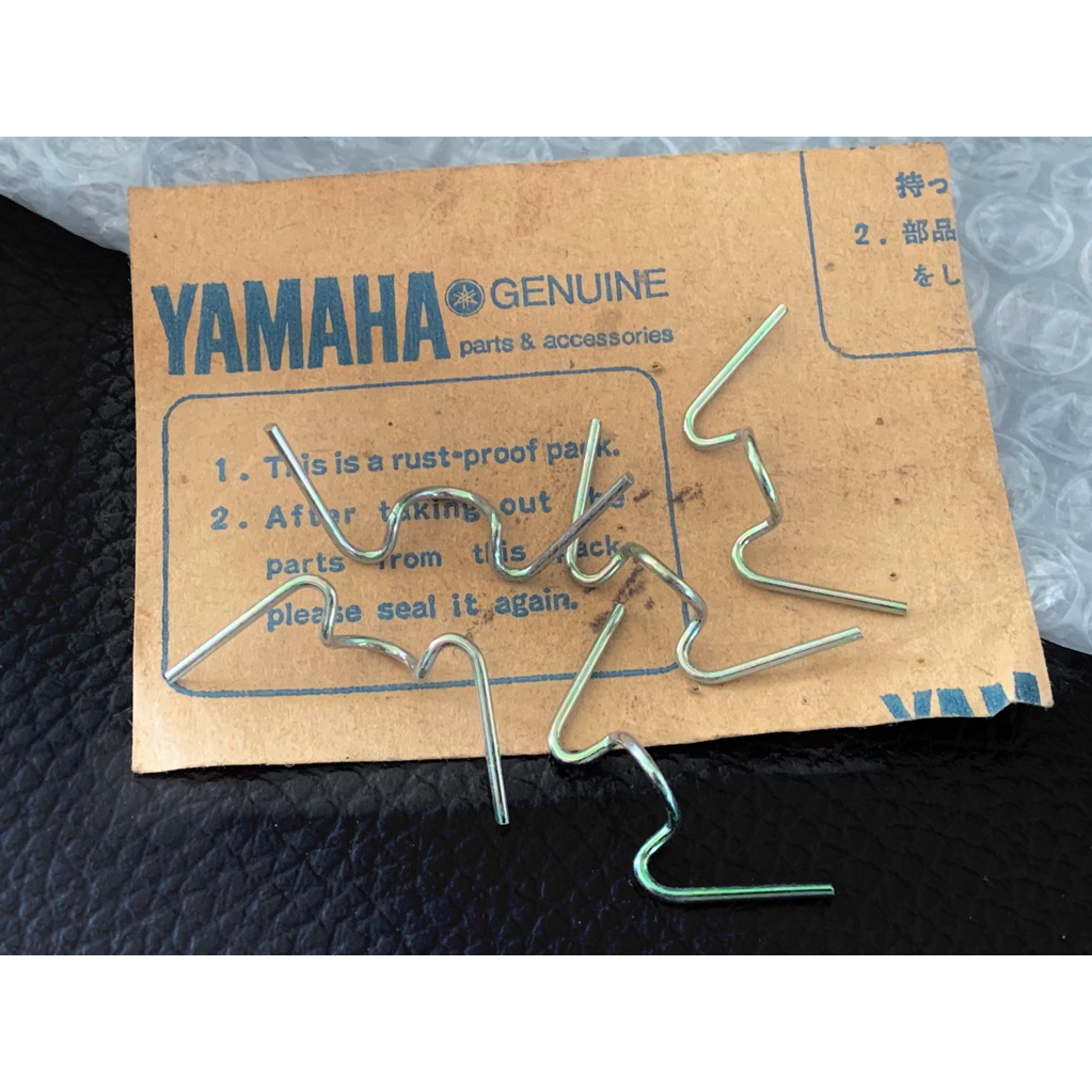 Yamaha Mate80 Y80 V75 U5 U7 YG1 YL2 คลิปล็อกจานฉายไฟหน้า แท้ จำนวน5ตัว