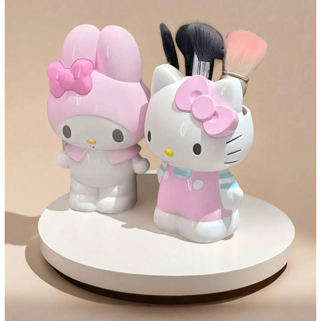 กล่องใส่แปรงแต่งหน้า หรือดินสอปากกกา Sanrio