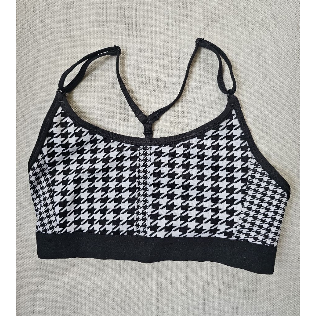 Sport Bra Nike ลายขาวดำ Size M