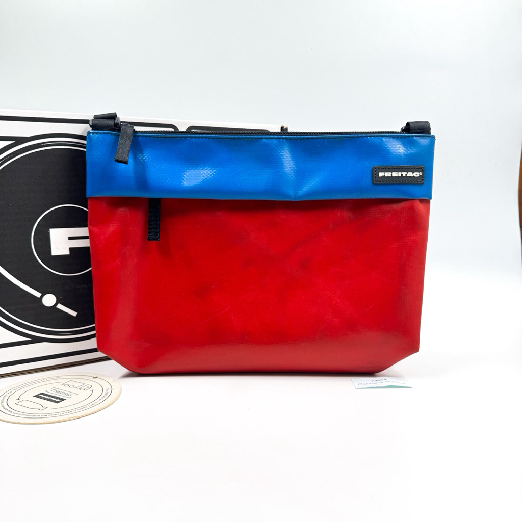 Freitag Lou แดงน้ำเงิน🔴🔴🔴🔵