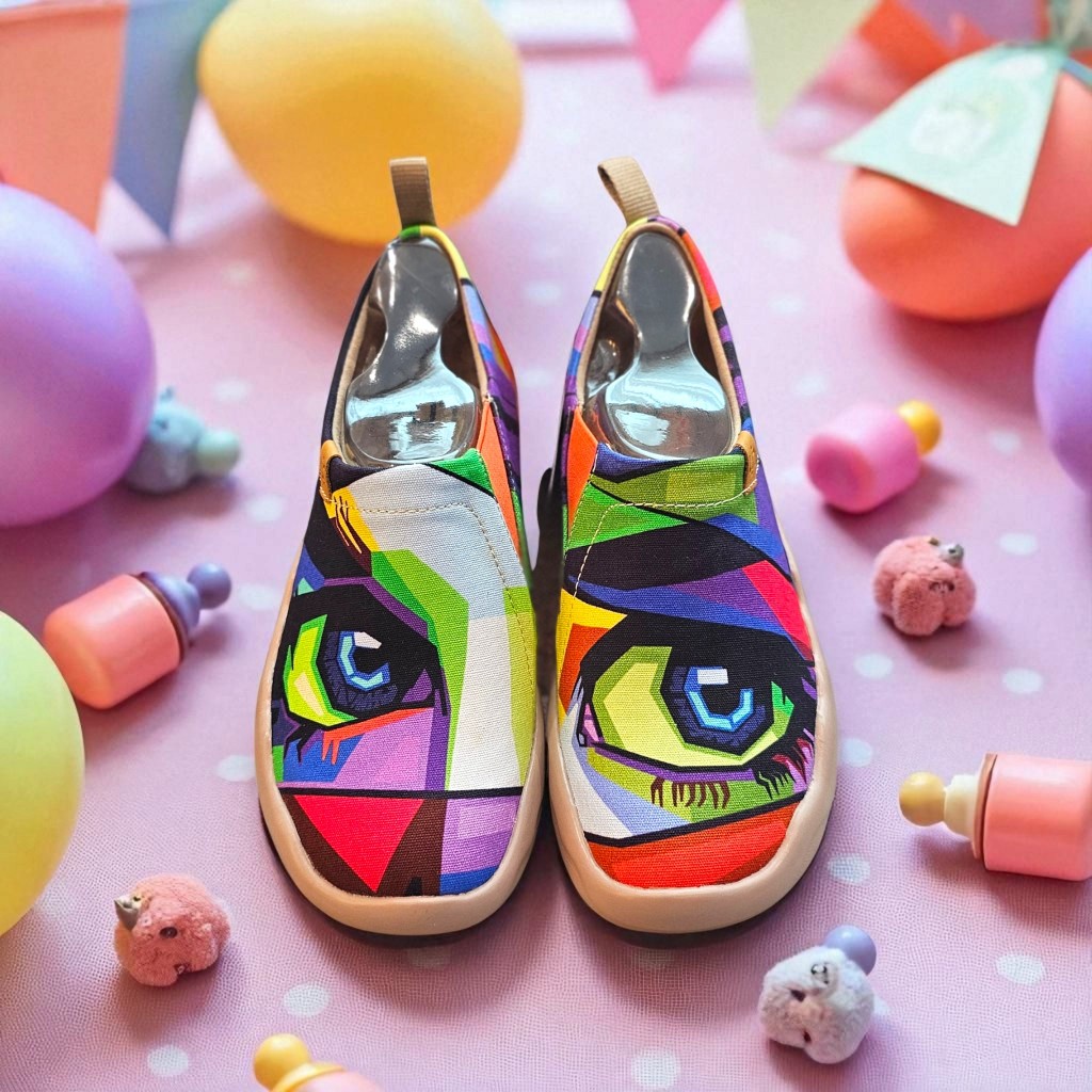 UIN fashion retro sports art casual sneakers travel shoes Looking at you Artist Paint Women Canvas S