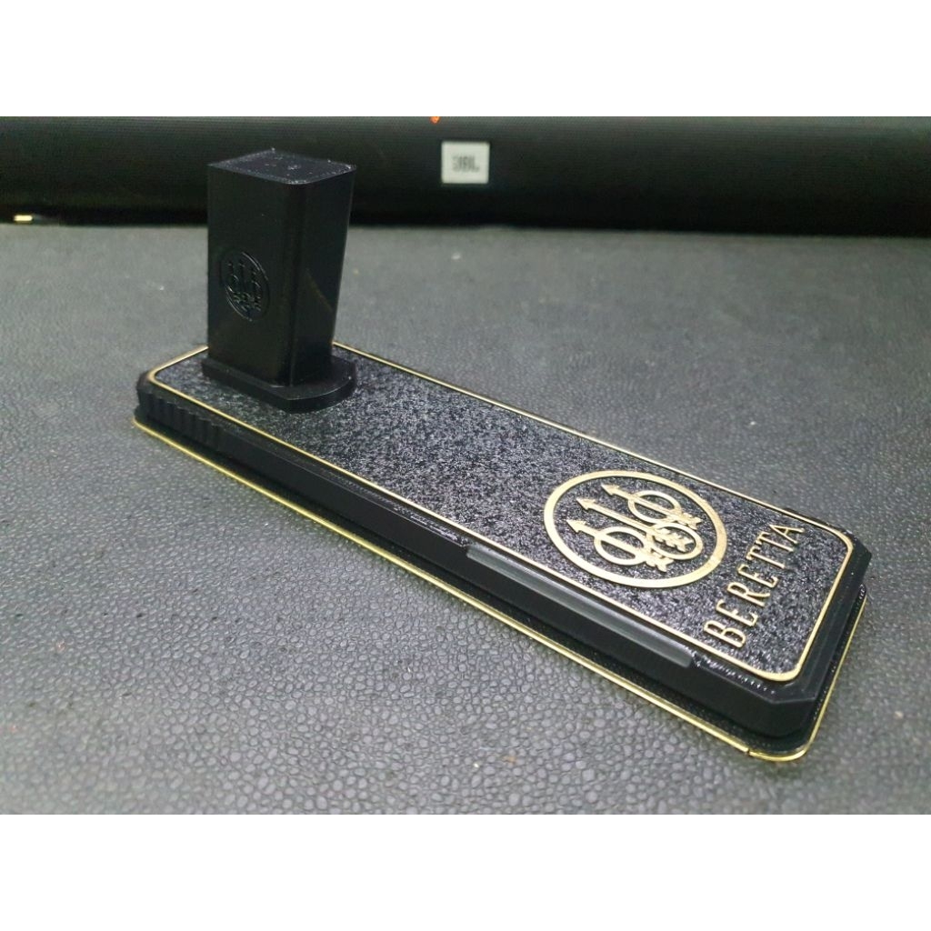 แท่นวางโชว์ปืนโมเดล Beretta M92, M92FS อวป.(เพิ่มสีขาวด้าน)