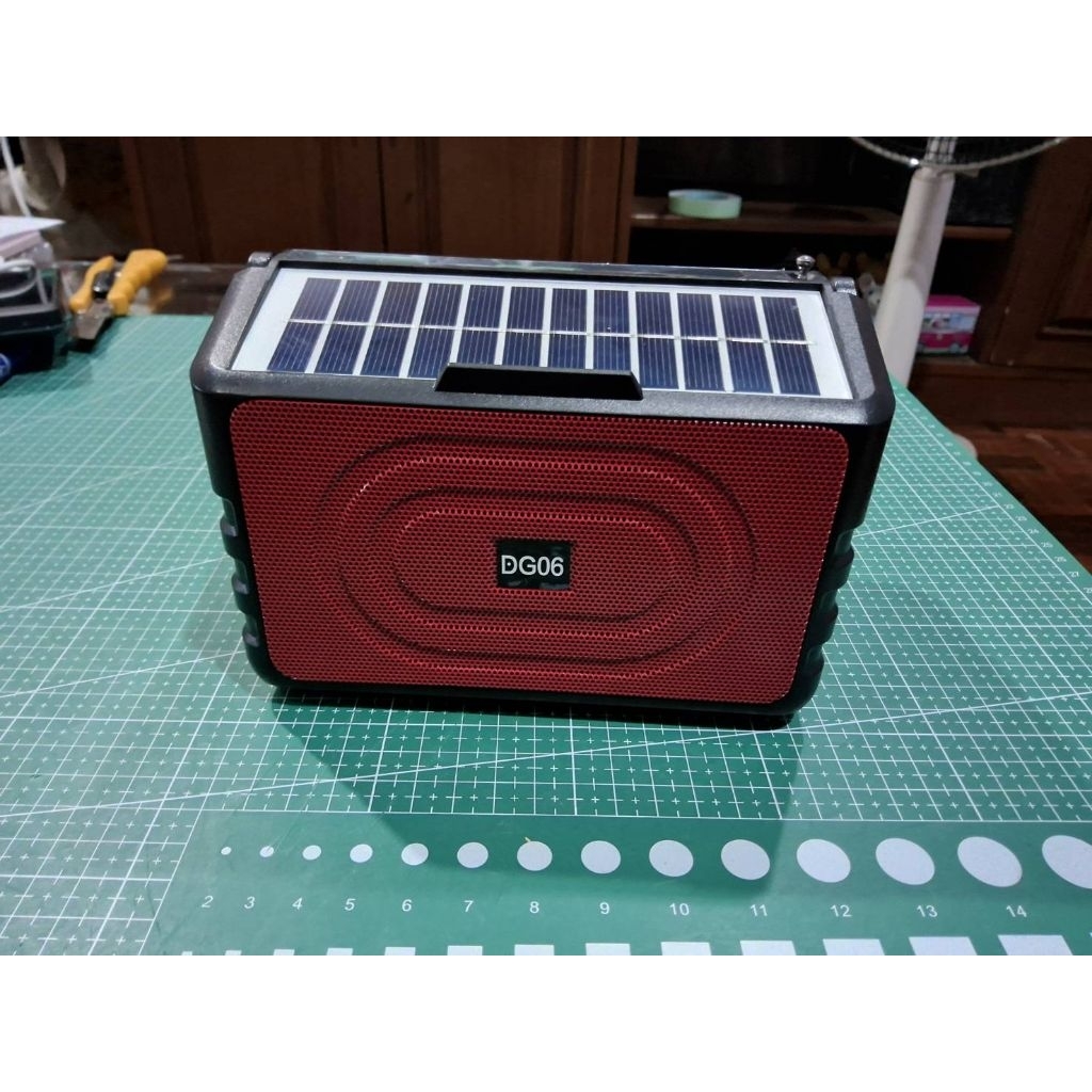 เครื่องเล่น BT MP3 วิทยุ AM FM พร้อมแผงโซล่าเซลชาร์จไฟในตัวแบตถอดเปลี่ยนได้ ราคาถูกเสียงดี