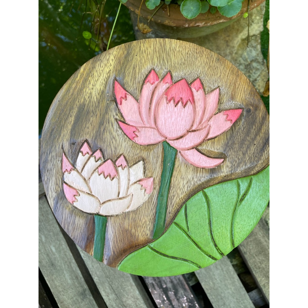 เก้าอี้ไม้จามจุรี สตูล ลายดอกไม้ กลม กว้างสูง 10 นิ้ว ใช้นั่งเล่น ซักผ้า เปลี่ยนรองเท้า ทำสวน