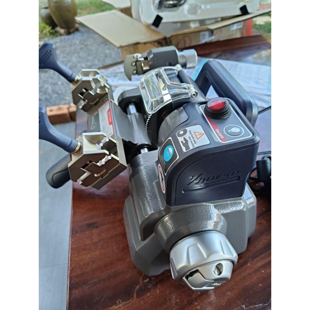 เครื่องตัดกุญแจตู้เซฟ Xhorse XP-008