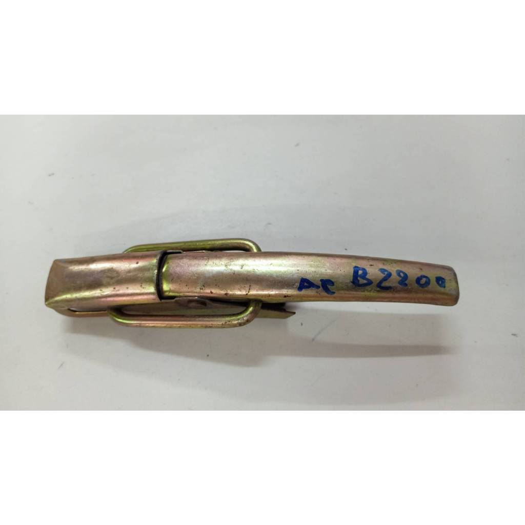 มือเปิดกระบะท้าย ด้านข้าง Mazda B2200 มาสด้า บี2200 แบบบาง