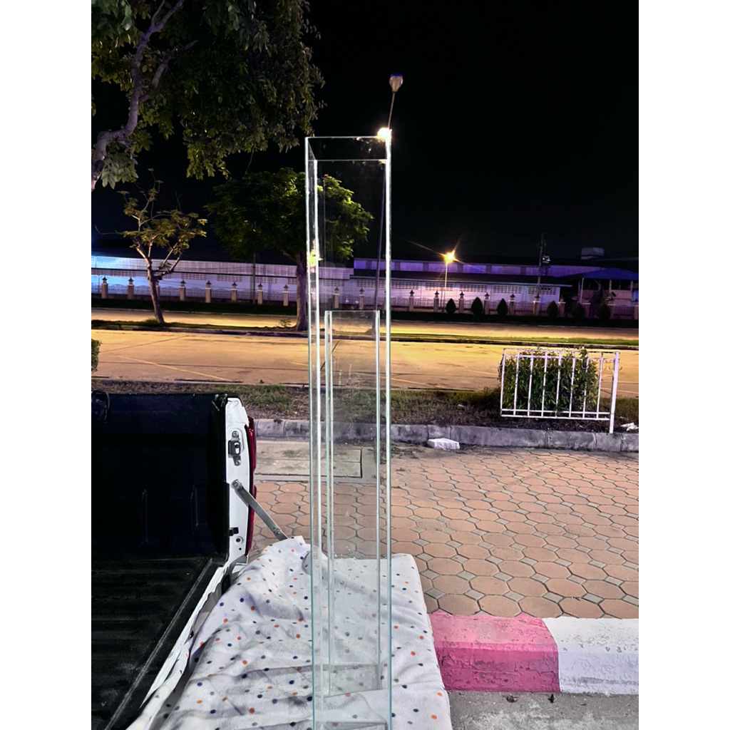 โหลวอร์มปลากัด ขนาด กว้าง 4นิ้ว สูง24นิ้วเหมาะสำหรับฟอร์มปลากัด