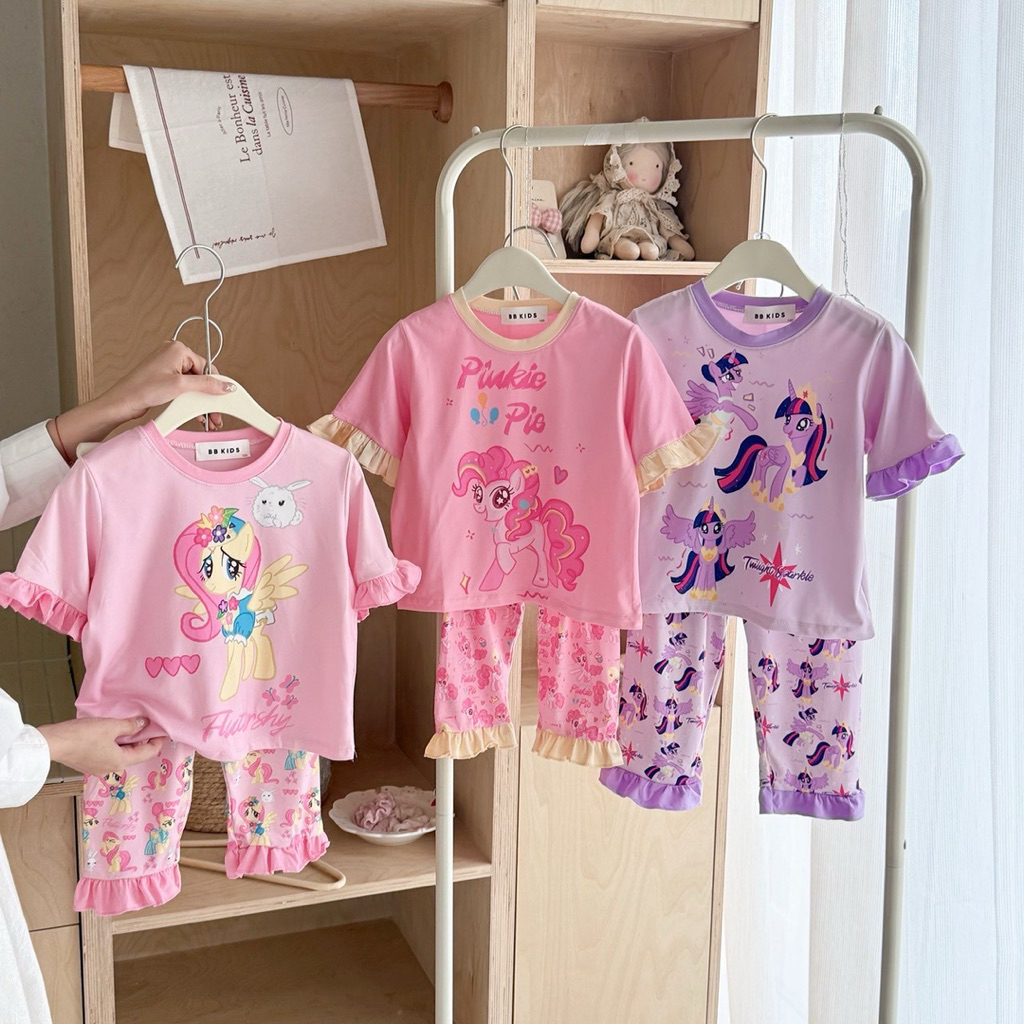 ชุดเซ็ตเสื้อกางเกงเด็กผู้หญิงลายโพนี่