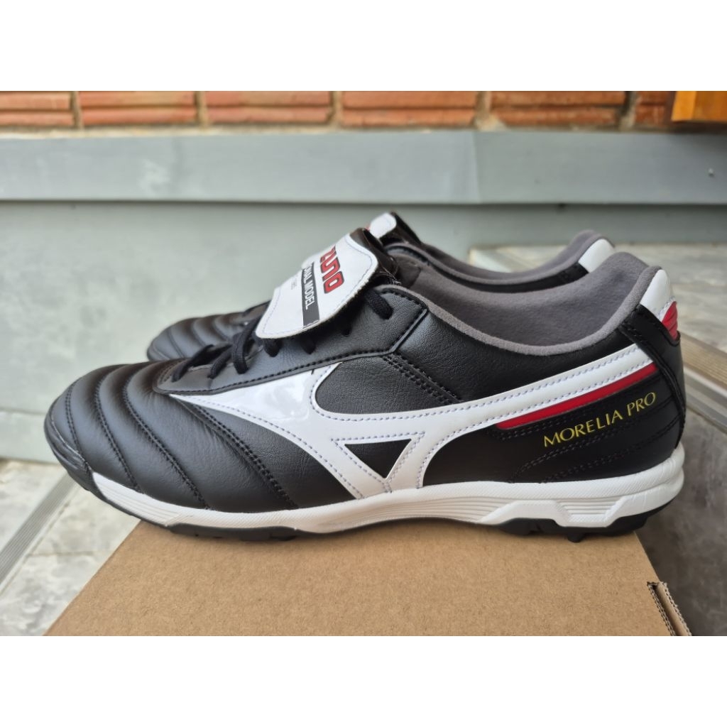 MIZUNO MORELIA II PRO AS รองเท้าฟุตบอลร้อยปุ่มของแท้ มือสอง ไซส์ 270