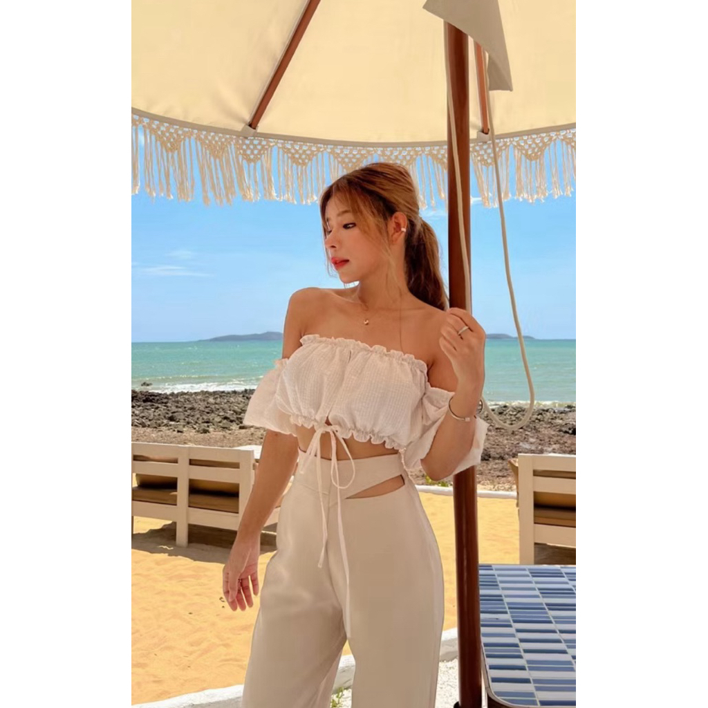 แบรนด์Montha กางเกงขายาวสีดำดีเทลเปิดเอว ⚫️มือสอง