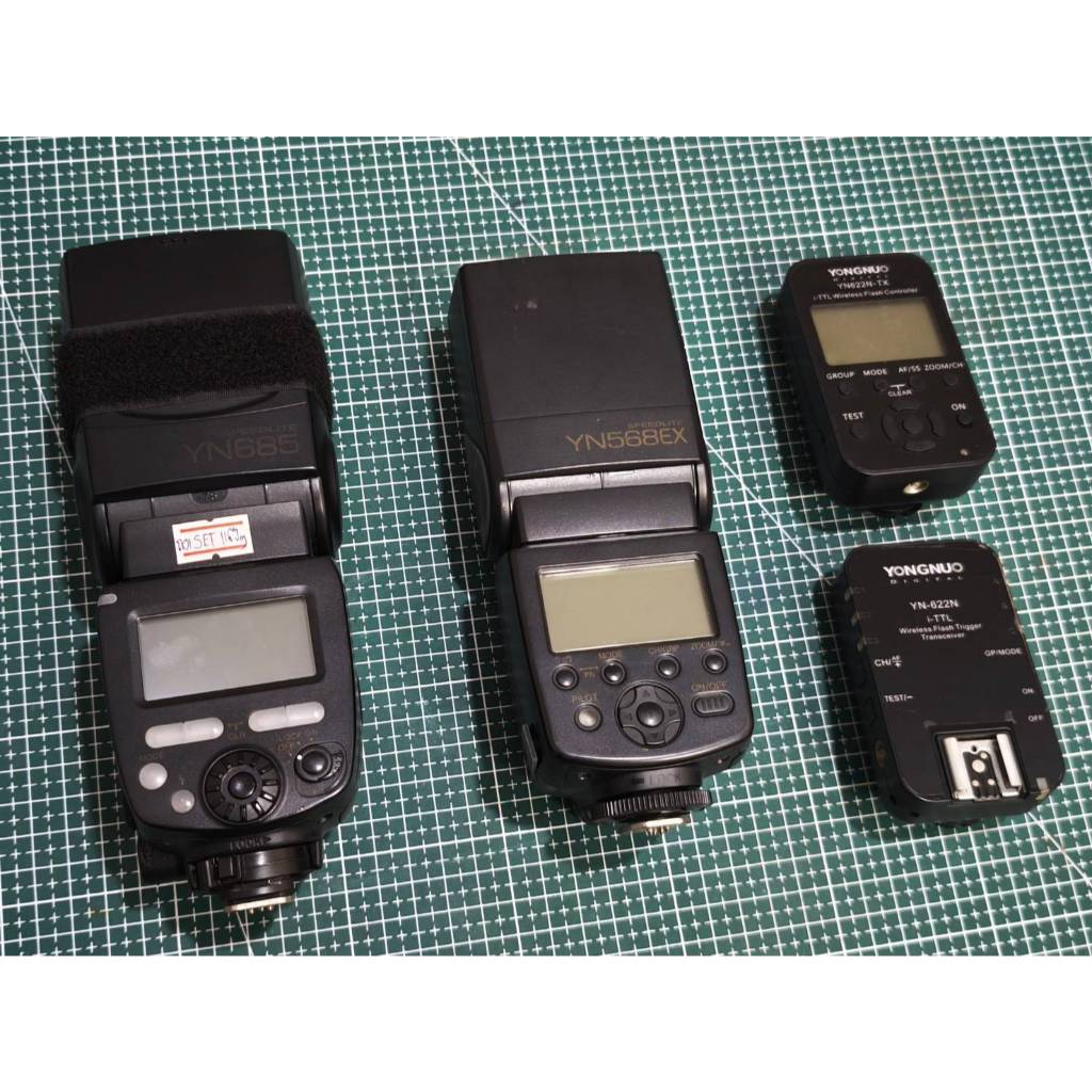 เฟลช YONGNUO Flash  รวม 4 ชิ้น 2990 เฟลช 2 ตัว ทรกเกอร์ 2 ตัว YN685 YN5568EX YN622N-TX YN622N-TX