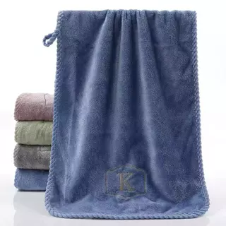 ผ้าเช็ดตัวขนแกะปะการัง ปักตัวอักษร ขนาด 70x140 ซม. ขอบหนา นุ่ม ดูดซับน้ำดี ผ้าเช็ดตัวของขวัญ น้ำหนัก 430 กรัม