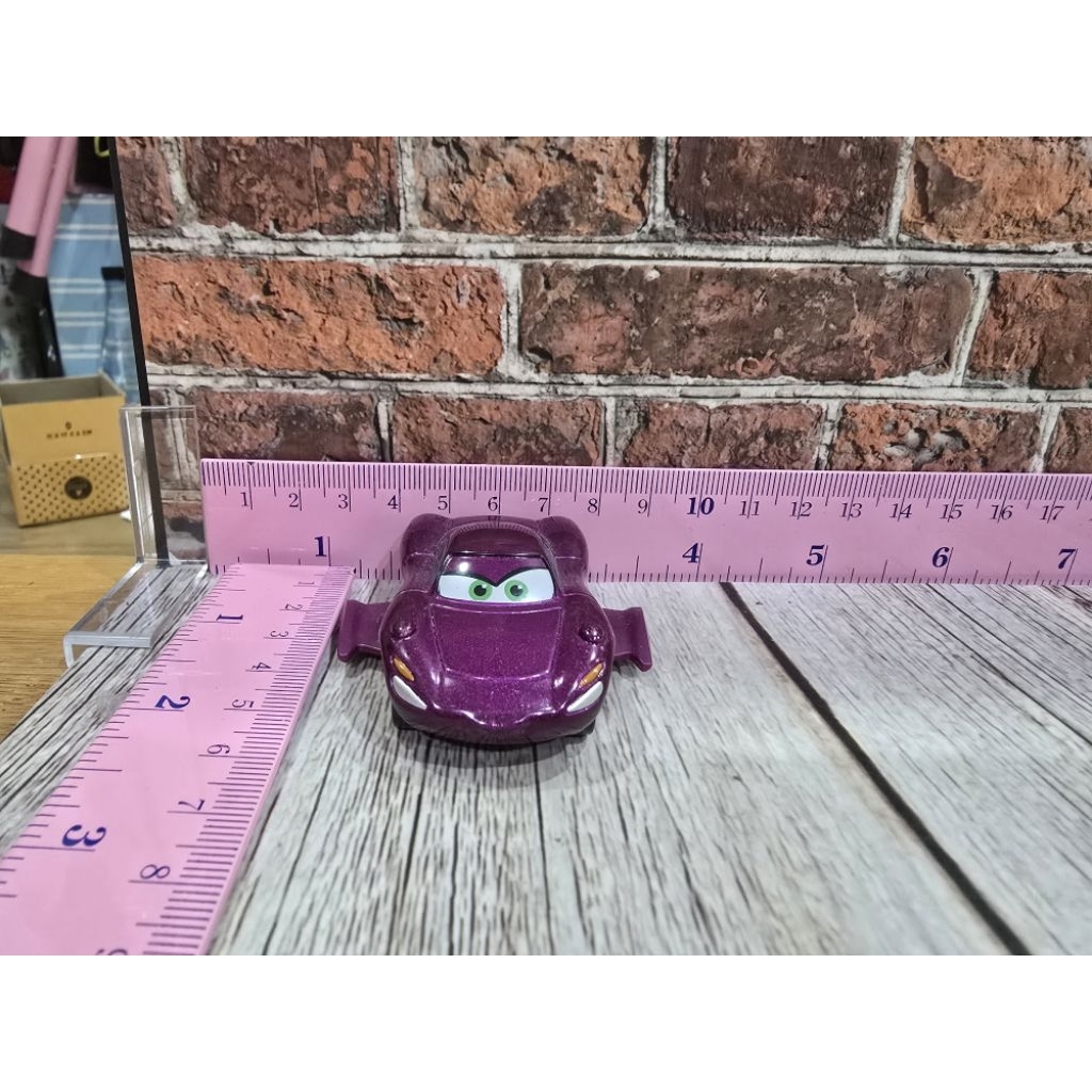 Tomica Disney Pixar Cars Holley Shiftwell