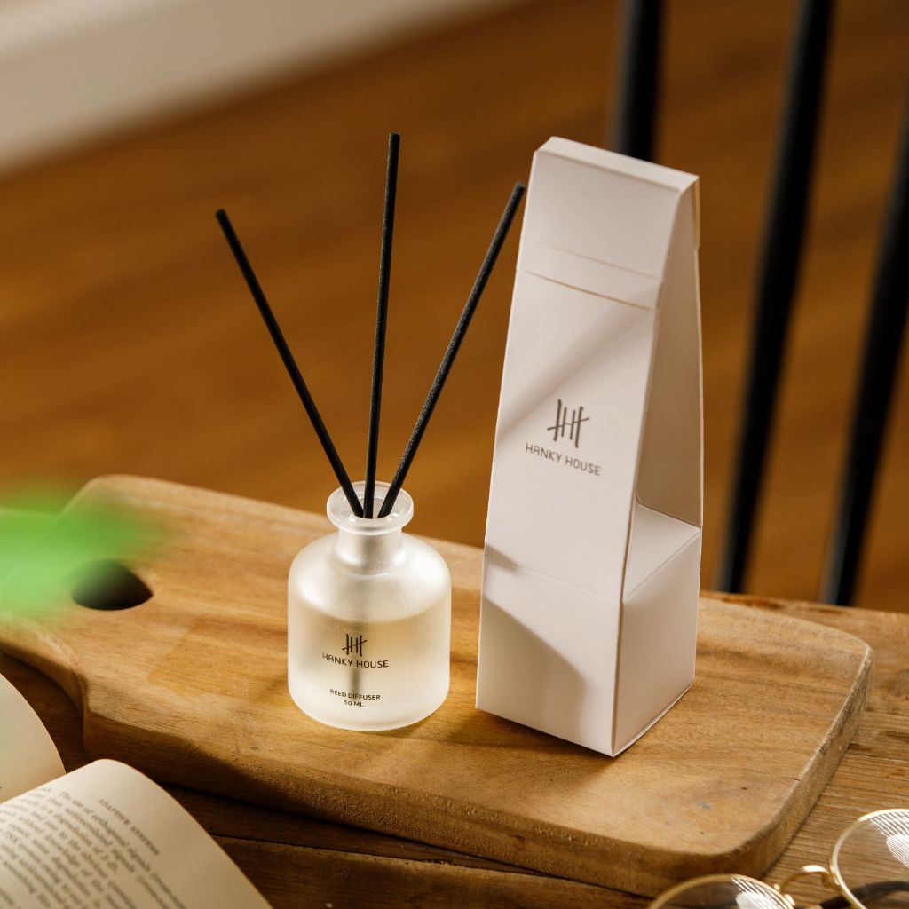 Hanky House แฮงกี้ เฮาส์ ก้านไม้หอม Reed Diffuser Hotel Collection กลิ่นโรงแรมหรู (เลือกกลิ่น)