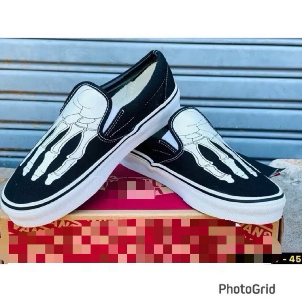 ‼️พร้อมส่งสินค้าใหม่มือ  1 ‼️ รองเท้าผ้าใบ Slip on สีดำลายขาว คุณภาพดี✅พร้อมกล่อง37-44