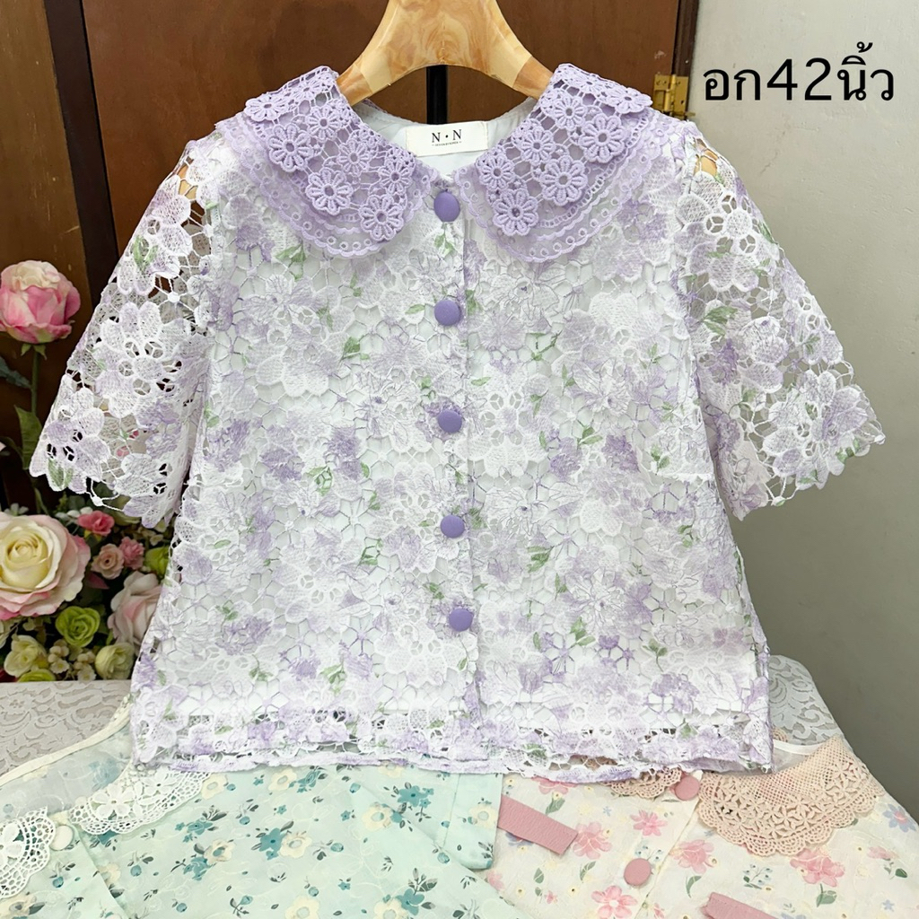 เสื้อลูกไม้แฟชั่นคอบัว รุ่นคอบัวลูกไม้สองชั้น อก42นิ้ว