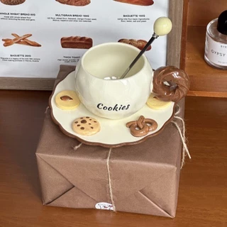 ชุดแก้วกาแฟ พร้อมช้อนและถาดรองแก้ว แก้วลายคุกกี้ แก้วกาแฟร้อน จานรองแก้วแฟ แก้วใส่มัทฉะ แก้วคาเฟ่ มินิมอล แก้วน้ำสวยๆ