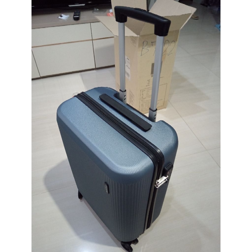 กระเป๋าเดินทาง caggioni 20 นิ้วรุ่น 60030