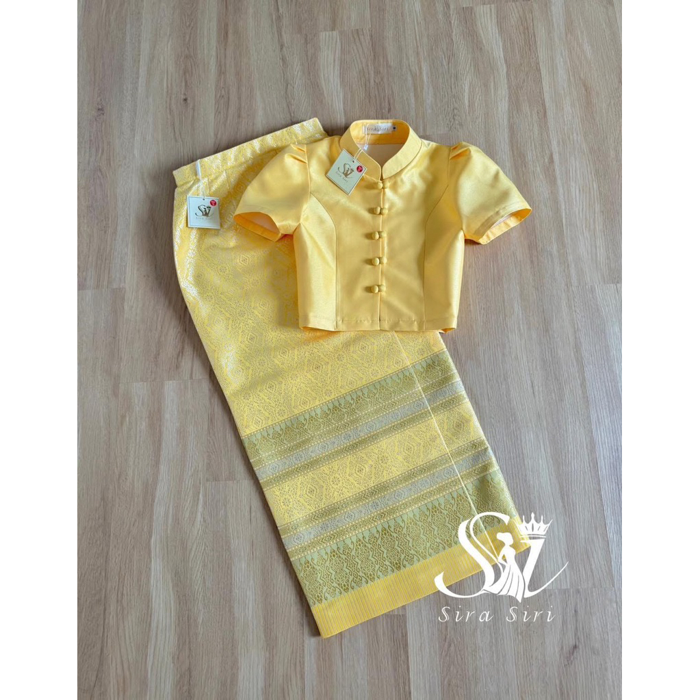 พร้อมส่ง✅สีเหลืองละมุนมาก 💛 ชุดไทยผ้าไหมสีเหลือง Sira Siri ชุดไทยสีเหลือง ชุดผ้าไหมสีเหลือง ชุดไทยวันพ่อ ชุดไทยสีเหลือง - รูปที่ 6