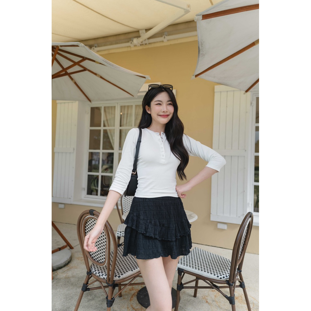 🧺 Elara 3/4 Top – เสื้อแขนสามส่วนคอกระดุม