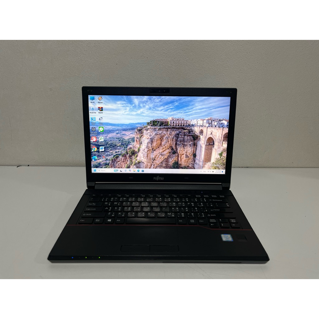 โน๊ตบุ๊ค มือสอง Notebook Fujitsu i5 gen6-7 รุ่นEli546 E547 SSD250G Ram4G  จอ14นิ้ว สวย ทด นิยม แถมเม