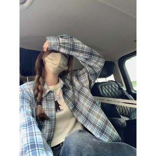 เสื้อเชิ้ตลายสก็อตสีน้ำเงินเทาคลาสสิกสำหรับผู้หญิง คาร์ดิแกนแขนยาว ทรงหลวม กระเป๋าหน้า สวมใส่ได้ทุกวัน