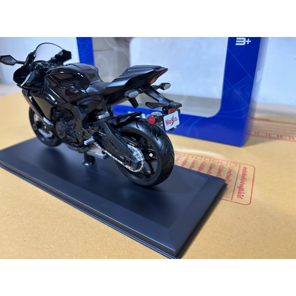 รถมอเตอร์ไซค์ Yamaha YZF-R1 (เป็นงานโมเดลMaisto พลาสติก)สเกล1:12 รายละเอียดสวยสมจริงสินค้าตามภาพ 100% ราคา ถูกที่สุด ดีลบีเคเค แกลเลอรีภาพที่ 6
