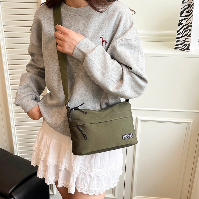 (B-2060)🔥กระเป๋าสะพายข้าง สไตล์วินเทจคลาสสิค สไตส์นี้เท่มาก กระเป๋านาดใหญ่จุของได้เยอะ แฟชั่นมาใหม่ งานดี ซิป3ชั้น 5สี