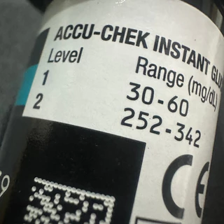 Accu-Chek Instant Control ชุดน้ำยาตรวจสอบค่ามาตราฐาน