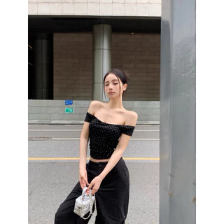 STR พร้อมส่ง🫐เสื้อยืด เสื้อปาด​ไหล่ แขนสั้น รัดรูป ติดเพชรสะท้านแสงทั้งตัว แต่งตัวง่าย ดีไซน์เรียบง่าย แฟนชั้นผู้หญิง
