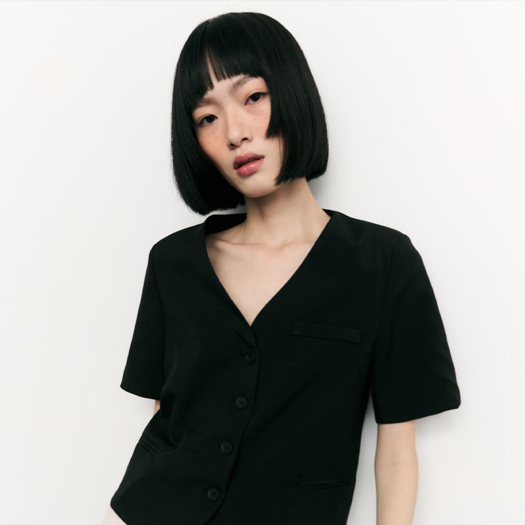 Lawyer Closet | [73012] ชุดสูทกระดุมแฟชั่นสำหรับผู้หญิง คอวีแขนสั้น เสื้อแจ็คเก็ตคอวี เนื้อผ้าใส่สบาย แมทช์ได้ หลายลุค ต - รูปที่ 2