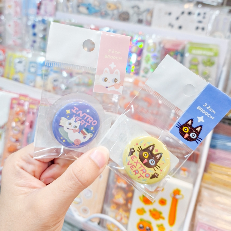 ✨มีลายใหม่✨Mini Pin เข็มกลัดจิ๋ว ลายน้องเหมียวคาแรคเตอร์ และม่อนส้ม น่ารัก เข็มกลัดแมวตาแป๋ว🤏🏻 [TANPOPOI]