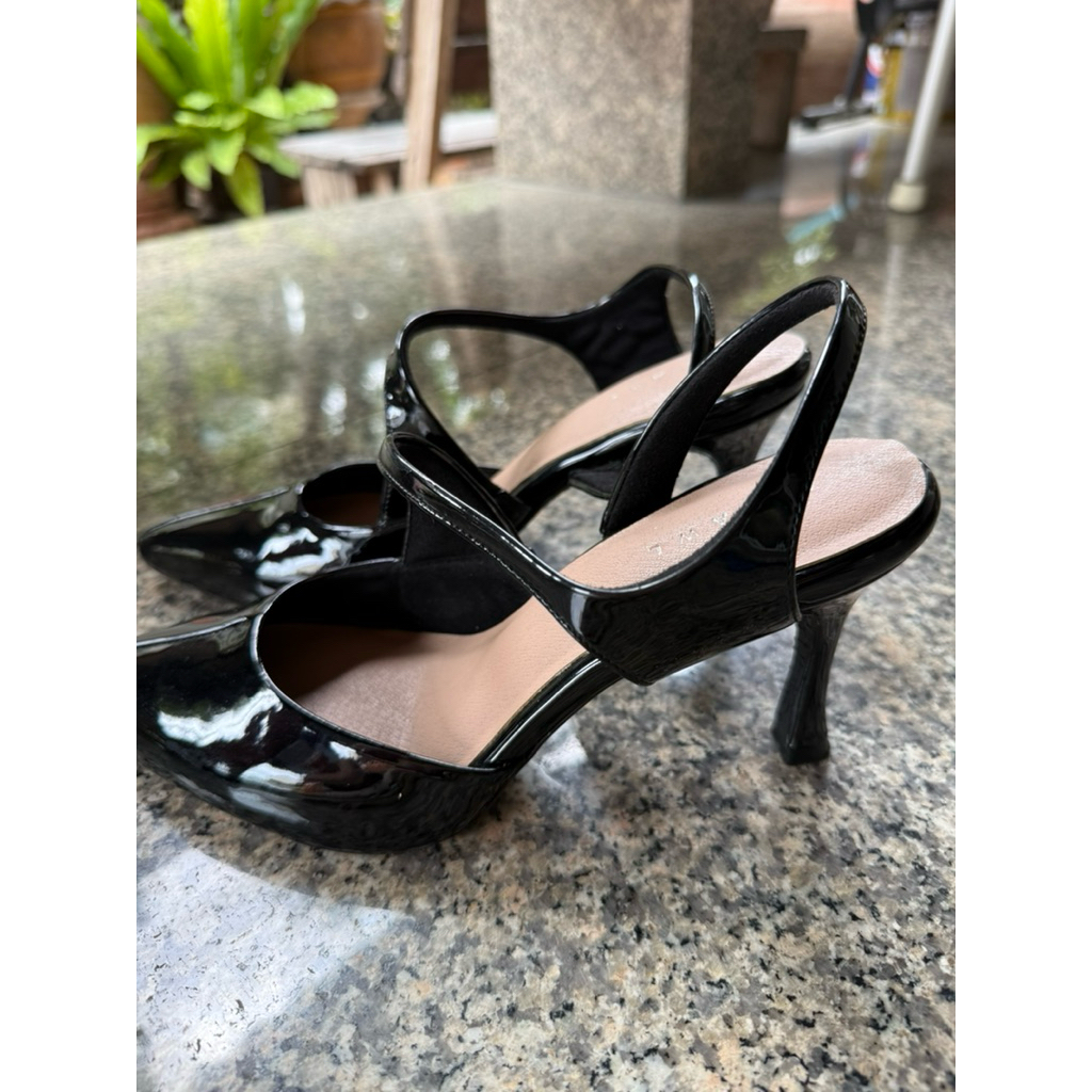 An awl - 3 Inches heel