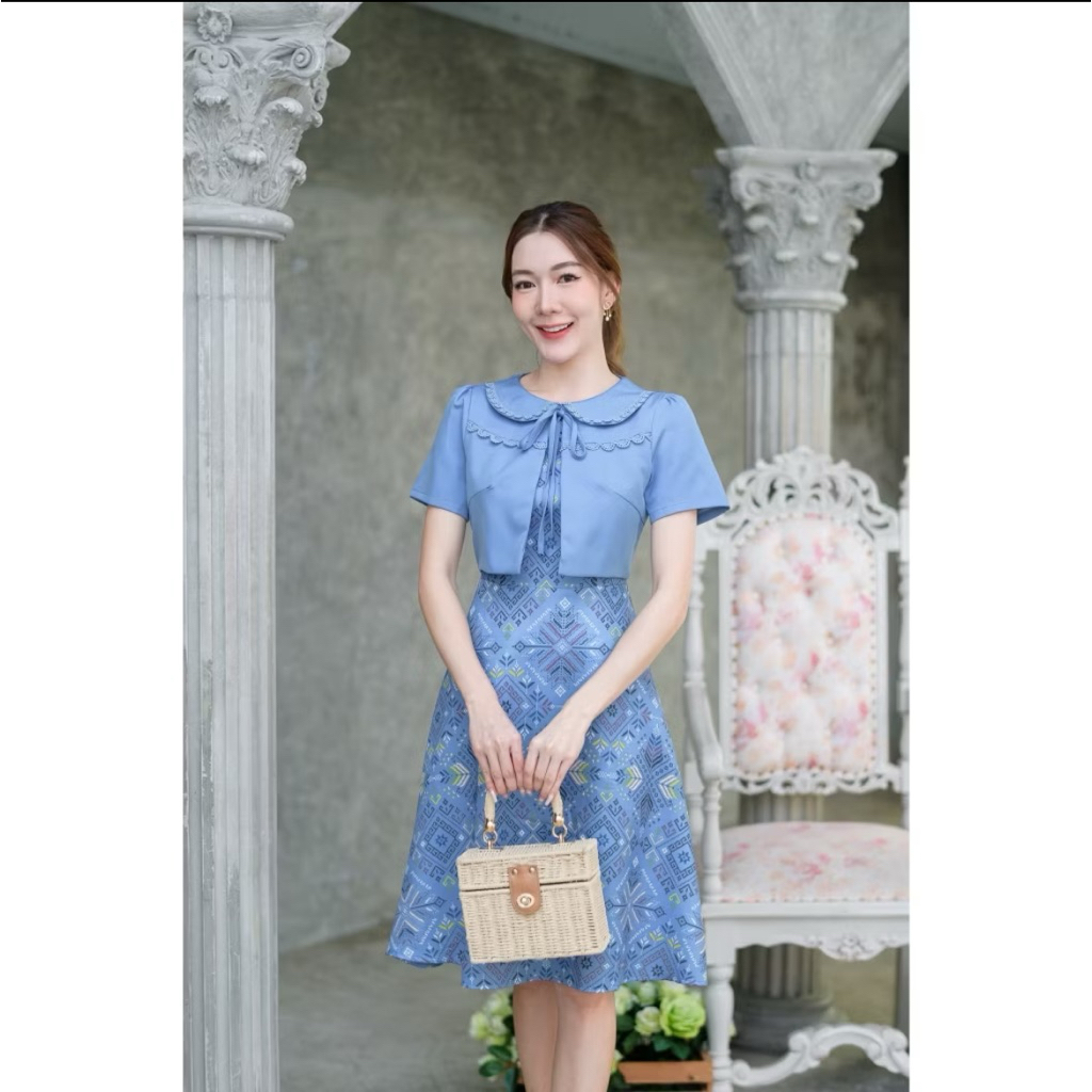 Phawi 730ชุดไทยกั๊กคอบัวแต่งลูกไม้กระโปรงบานลายต้นสน มือ2 size L ใส่ครั้งเดียว