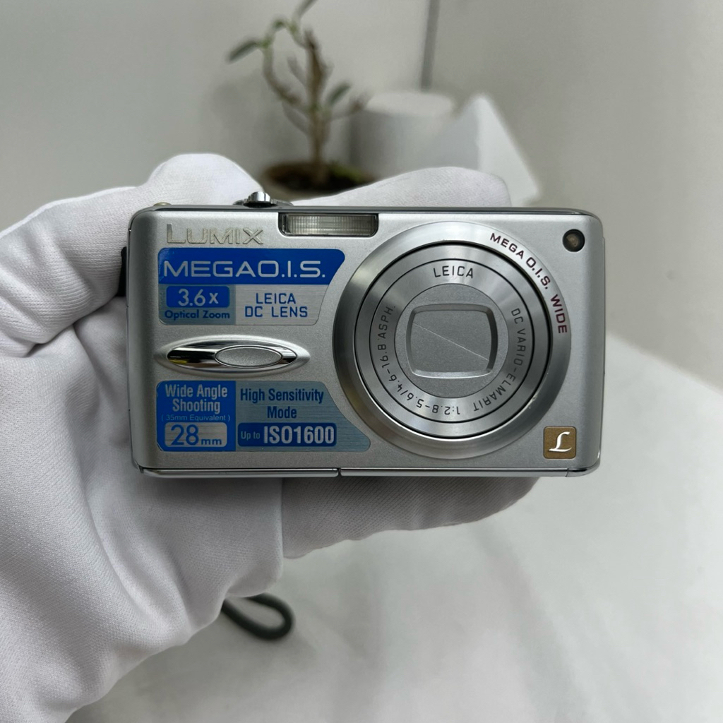 LUMIX FX01 (รุ่นหายากมากๆ)รุ่นคุณเก้าสุภัสรา