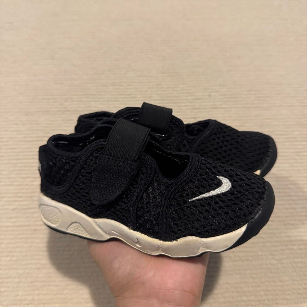 NIKE AIR RIFT KIDS รองเท้าเด็กมือสองของแท้ ไม่มีกล่อง sz.15 cm