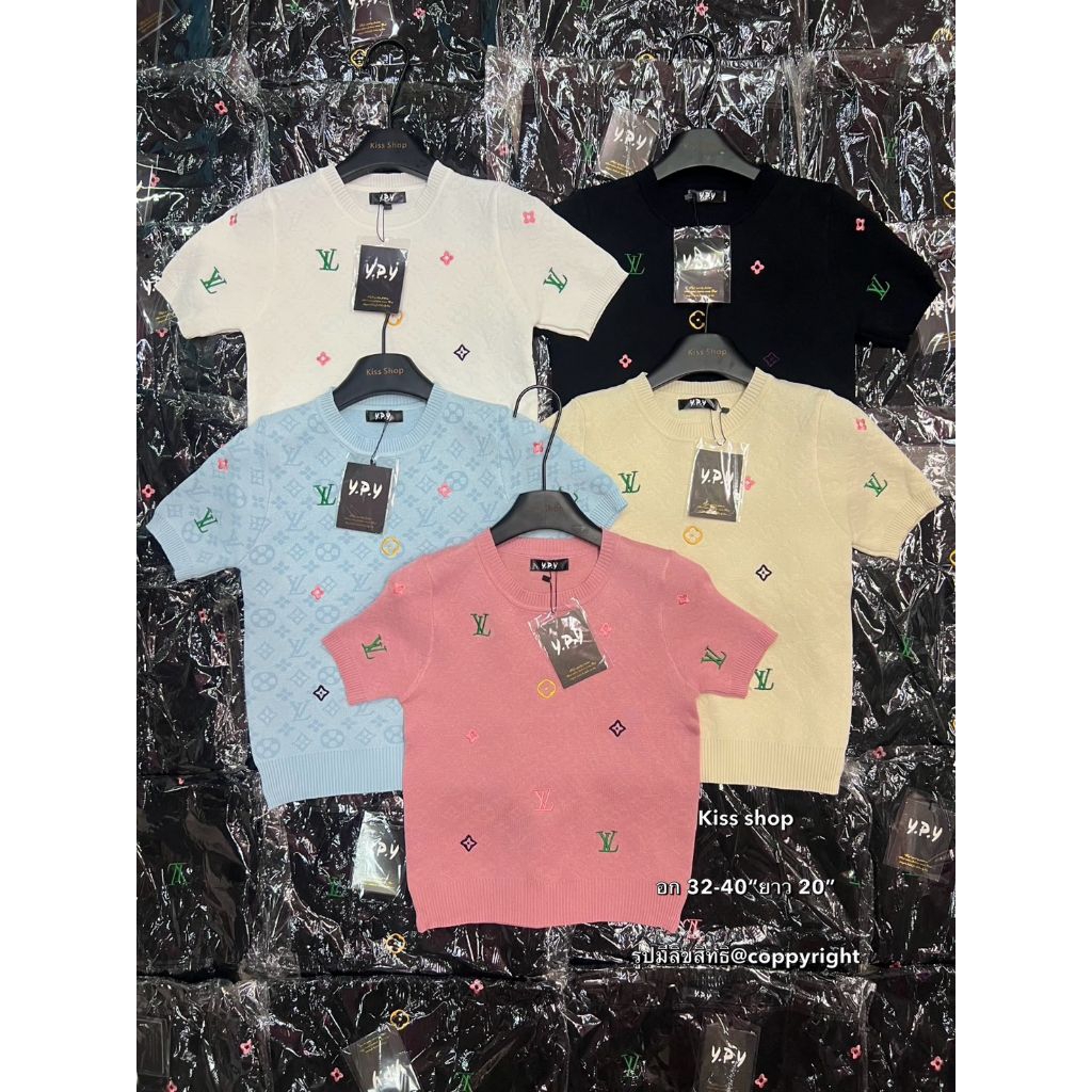 พร้อมส่ง เสื้อไหมพรมเนื้อไม่หนาใส่สบายคอกลมแขนสั้นงานปักโลโก้หรูงานสวยดูดีเนื้อผ้าใส่สบายยืดหยุ่นได้เยอะงานป้ายypy