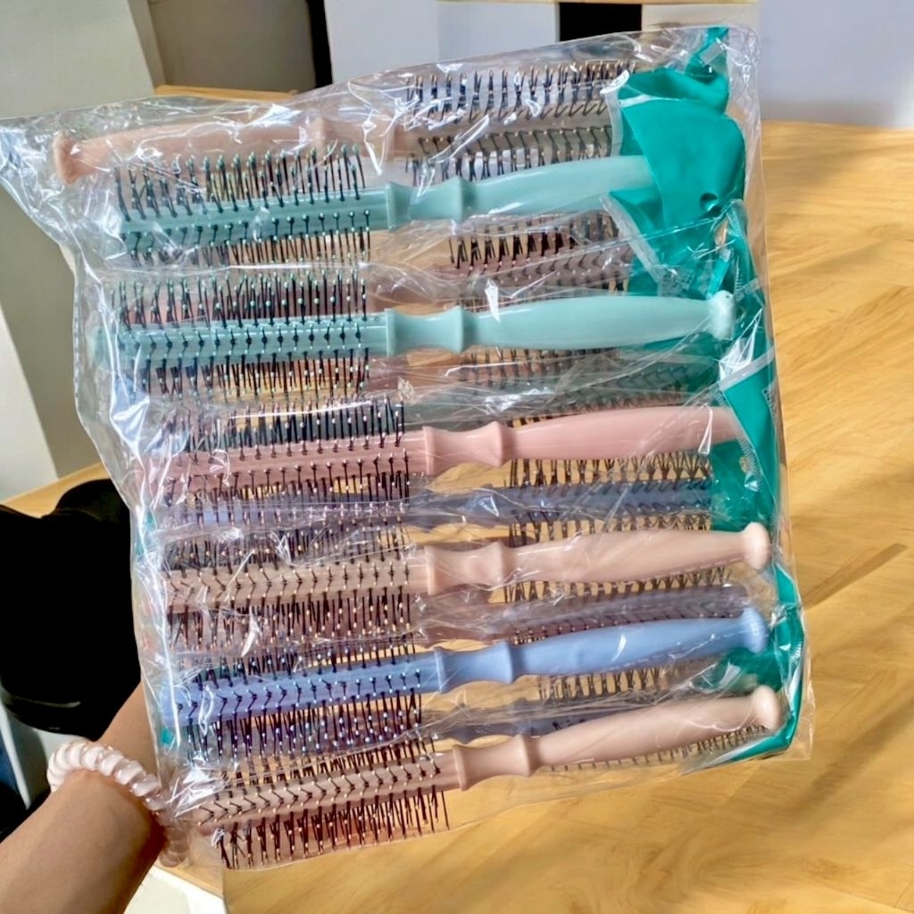 ยกโหล แปรงกลม หวีแปลงคละสี T0533