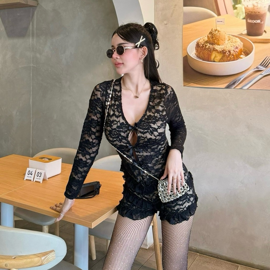 Teera❤️พร้อมส่ง✨Jumpsuit💋จั๊มสูท เฟียสแบบตัวแม่’🤭 ผ้าลูกไม้ยืด ซับในนิ่มมาก👍🏻แต่งระบายขา ซิปหลัง goodluck - รูปที่ 2