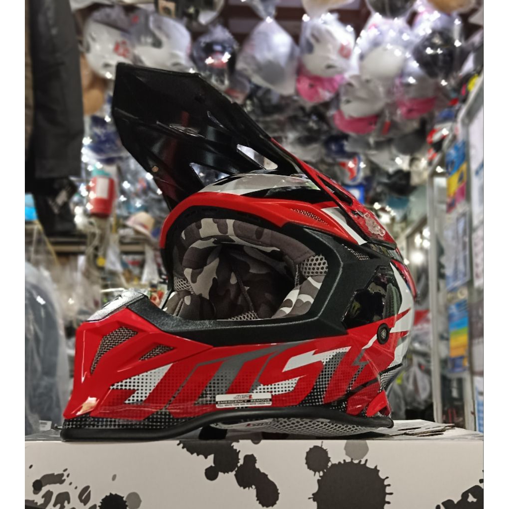 หมวกกันน็อควิบาก​Just1 รุ่น J39 และ Just 1 รุ่น J18F