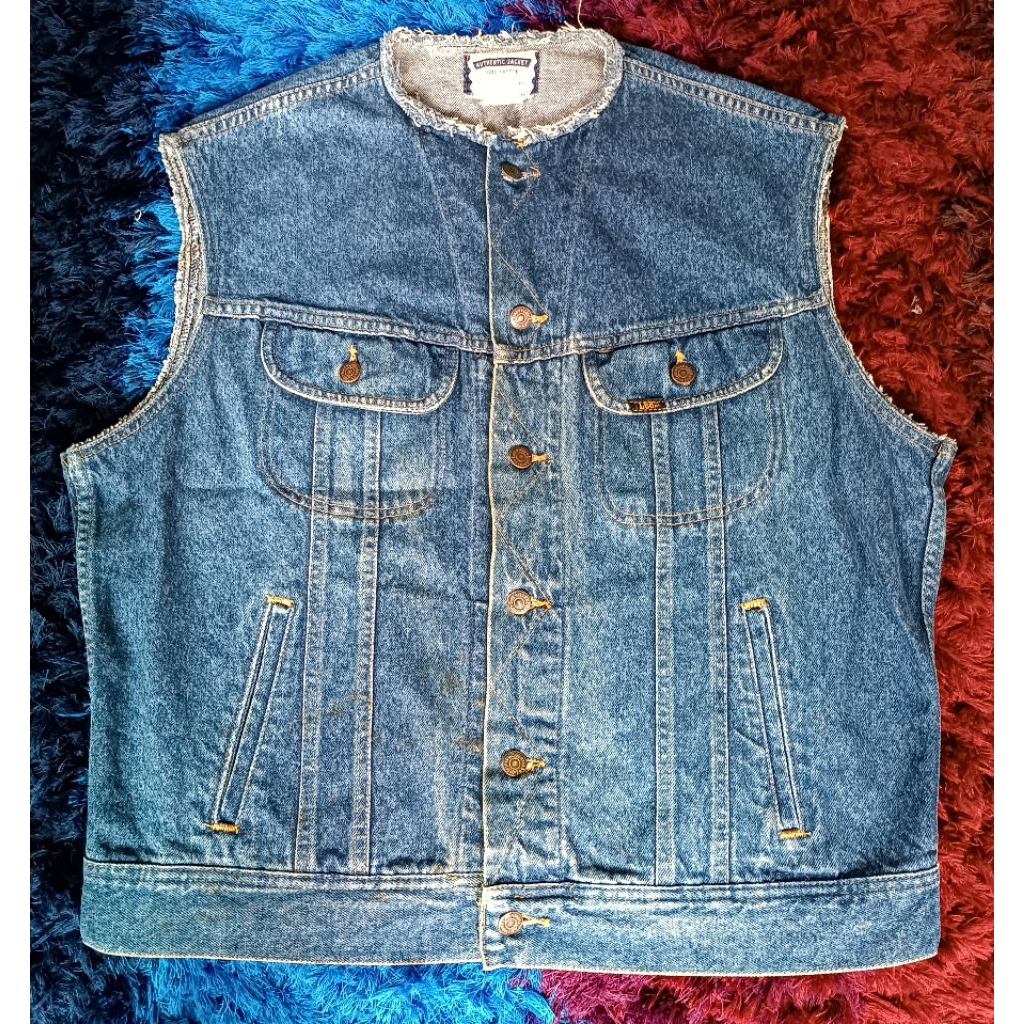Vintage "Lee" Cutoff Jacket Sz.L Assembled in Mexico 🇲🇽 Of U.S.A.Parts ขนาด: อก 25"(50) ยาว 25" ไหล่