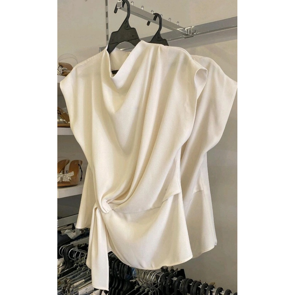 zara Zara ivory knot bow tie size m ป้ายห้อย size M เสื้อสีครีมเบจ