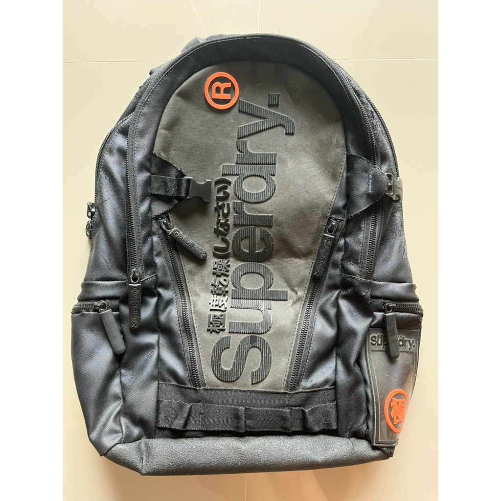 กระเป๋าเป้  Superdry